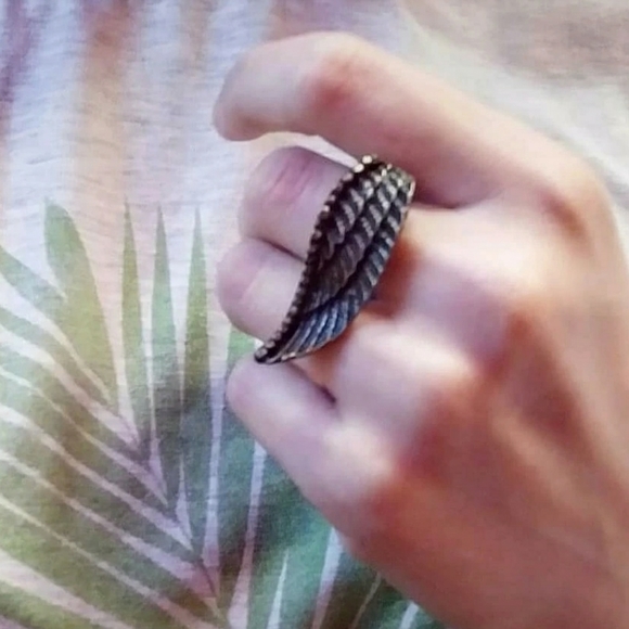 Ring - Picture 2 of 2